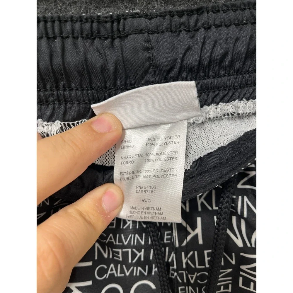 Calvin‎ Klein Board Shorts Mens Large Black White Allover Logo Print Mesh Lined